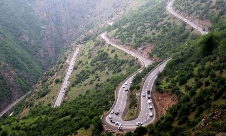 جانشین پلیس راه راهور فراجا از اجرای محدودیت‌ها و ممنوعیت‌های ترافیکی در محورهای شمالی و سایر جاده‌های پرتردد کشور در بازه زمانی ۲۱ تا ۲۵ مردادماه ۱۴۰۴ خبر داد و گفت: هدف از این طرح، ارتقای ایمنی سفر، روان‌سازی ترافیک و پیشگیری از حوادث رانندگی در اوج ترددهای تابستانی است.