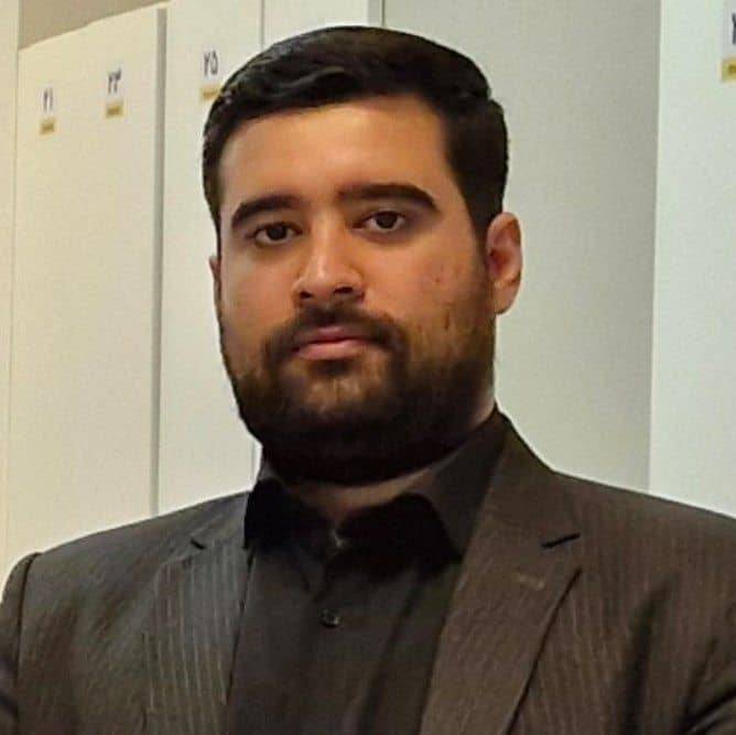 به گزارش وقایع نیوز: این کتاب به مسائل مالی نسل‌های جوان می‌پردازد و راهکارهایی برای مدیریت اضطراب مالی، بودجه‌بندی، پس‌انداز، سرمایه‌گذاری و مقابله با بدهی‌ها ارائه می‌دهد. کتاب حاضر با ترکیب روایت‌های شخصی، تمرین‌های عملی و مثال‌های ملموس، به نسل جوان کمک می‌کند رابطه‌ای سالم‌تر با پول برقرار و گام‌به‌گام به‌سوی آزادی مالی حرکت کند.